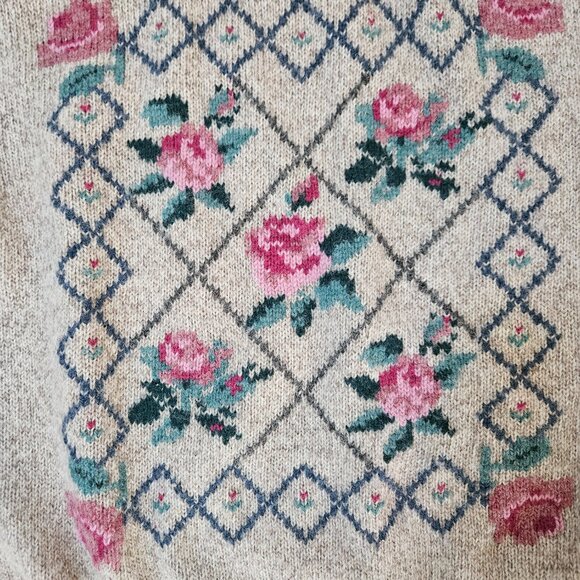 Vintage 90s Eddie Bauer Women's Wool Beige Rose Flower Sweater size medium - Picture 3 of 8